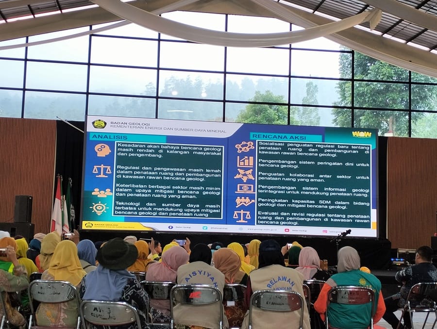Relawan Muhammadiyah-'Aisyiyah saat mengikuti sesi diskusi mitigasi kebencanaan di Jambore Nasional. Foto: Cris