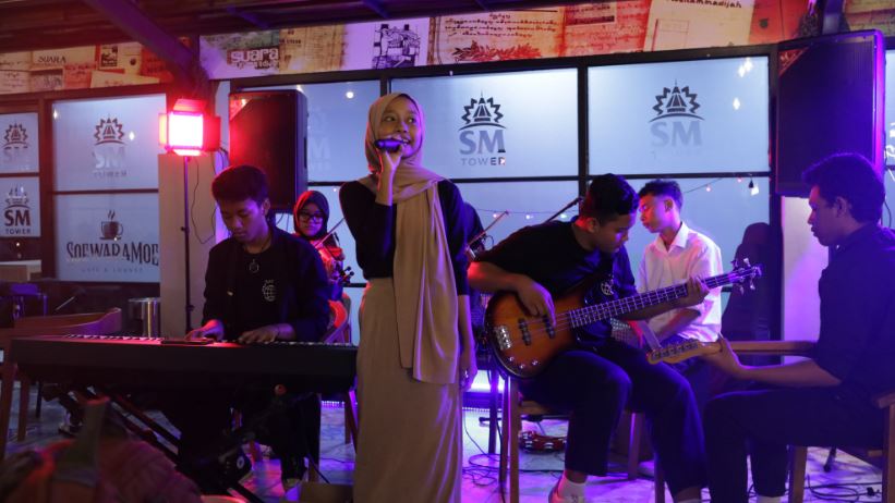 Penampilan Band SMP Muhammadiyah 7 Yogyakarta di SoewaraMoe Cafe