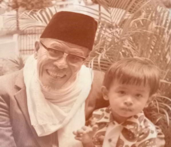 Buya Hamka dengan Abdul Hadi. Foto: Panji Gozali