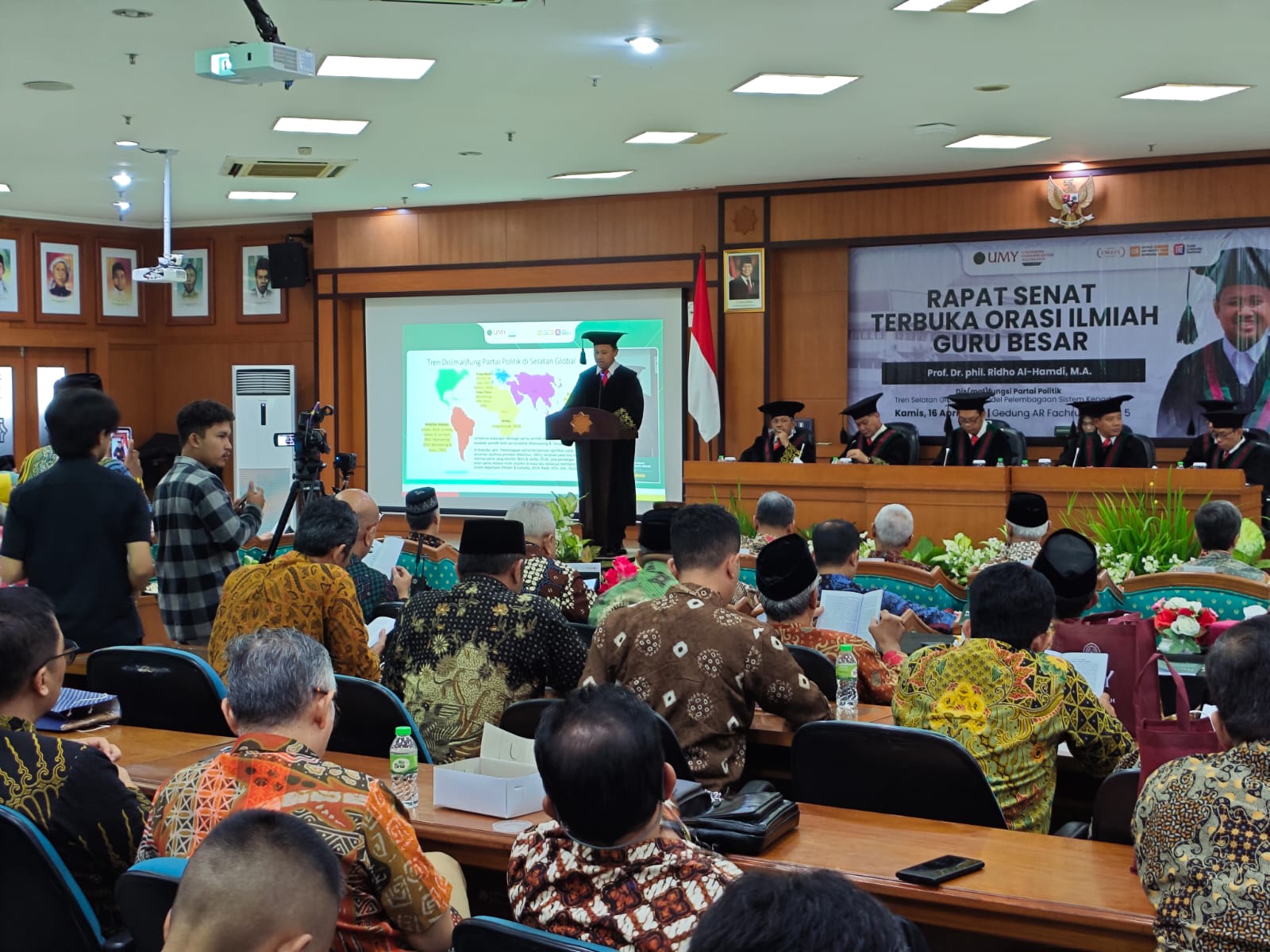 Pengukuhan Guru Besar UMY