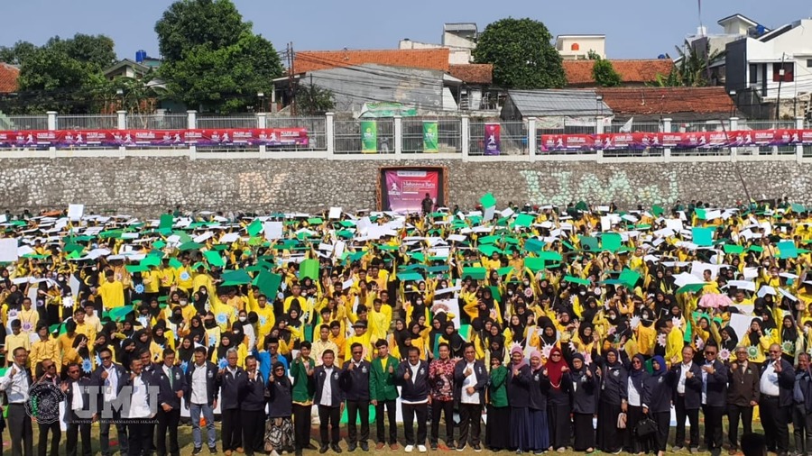 Pembukaan Pengenalan Kehidupan Kampus bagi Mahasiswa Baru Universitas Muhammadiyah Jakarta (PKKMB UMJ) di Stadion Sepak Bola UMJ, Cireundeu Ciputat, Senin (18/9/23).