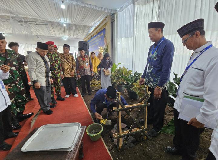 Peletakan batu pertama TK ABA Joho Prambanan (11/5).