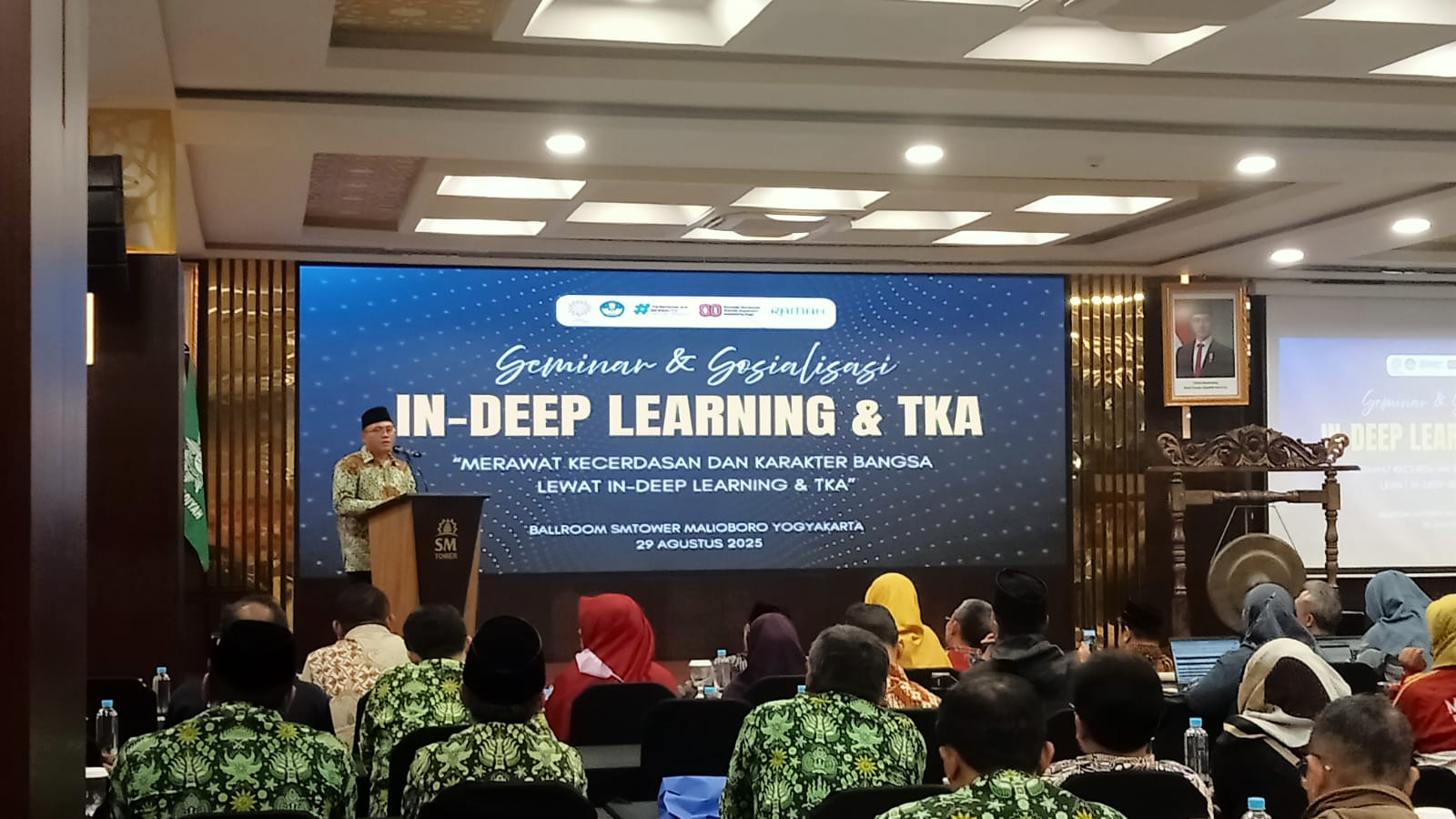 Sosialisasi Pembelajaran Mendalam, Deep Learning kerjasama antara Kementerian Pendidikan Dasar dan Menengah RI dengan Suara Muhammadiyah di SM Tower Malioboro (29/8).