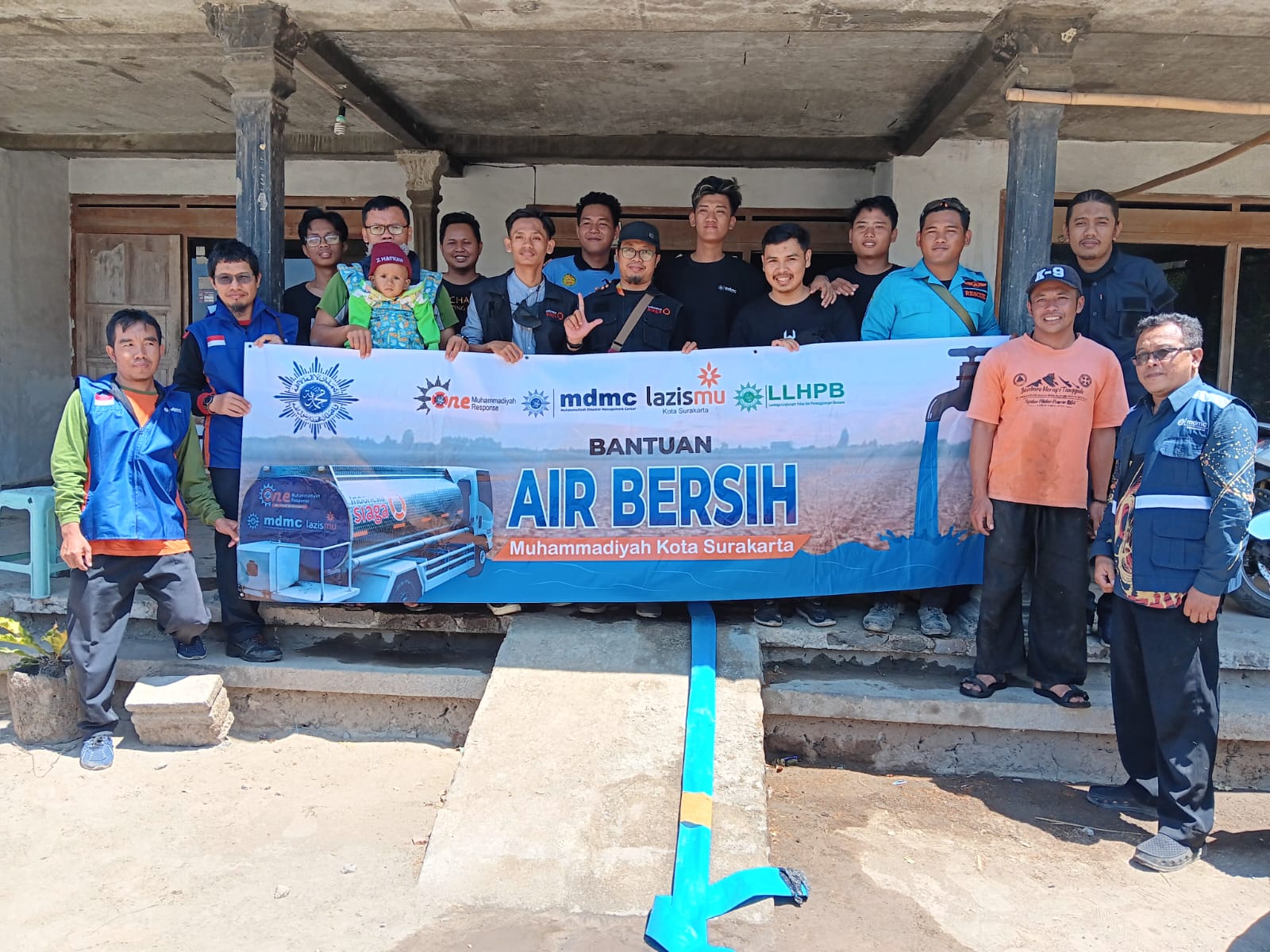 Muhammadiyah Surakarta Droping Air Hingga 200 Tangki