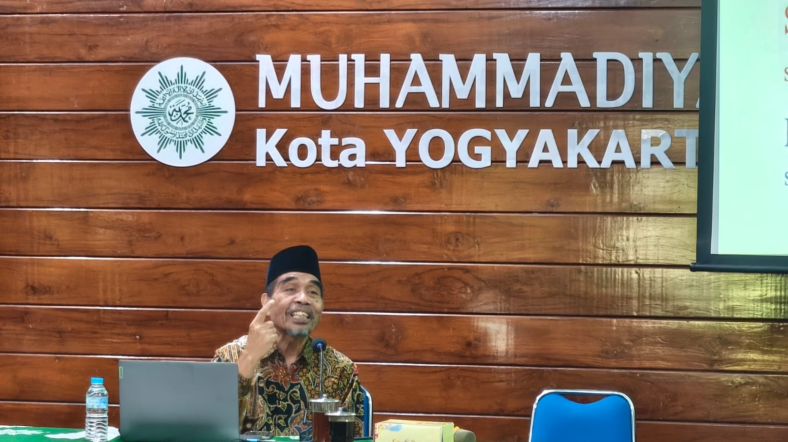 Dr Drs H Oman Fathurohman SW., MAg. Foto: Cris
