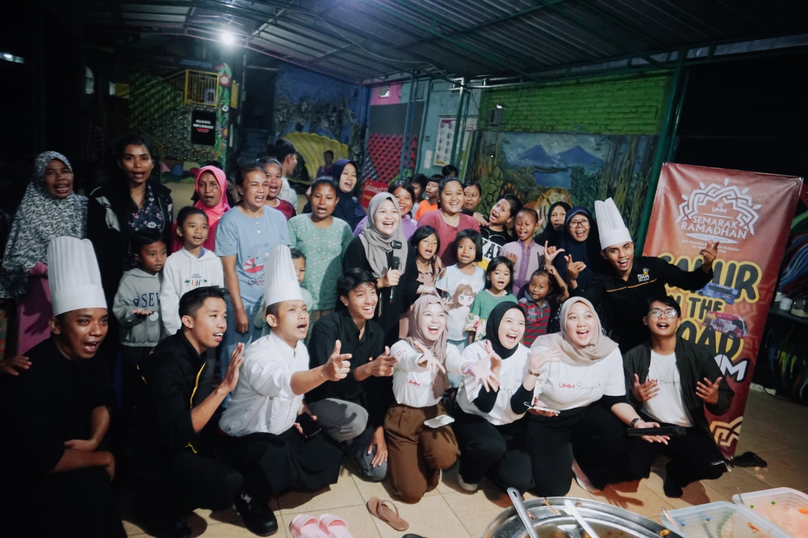 Sahur on The Road UMM bersama warga di Jodipan (15/3).