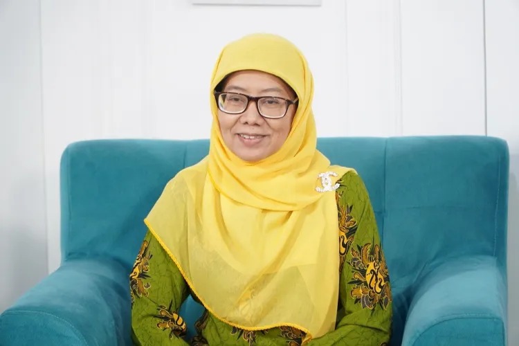 Ketua Umum Pimpinan Pusat Aisyiyah Dr apt Hj Salmah Orbayinah, MKes