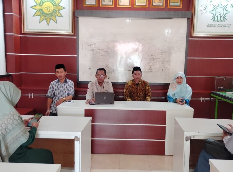 Rapat persiapaan bersama Tim BPKH dengan Pimpinan Pondok Pesantren Puteri Ummul Mukminin Foto Istimewa