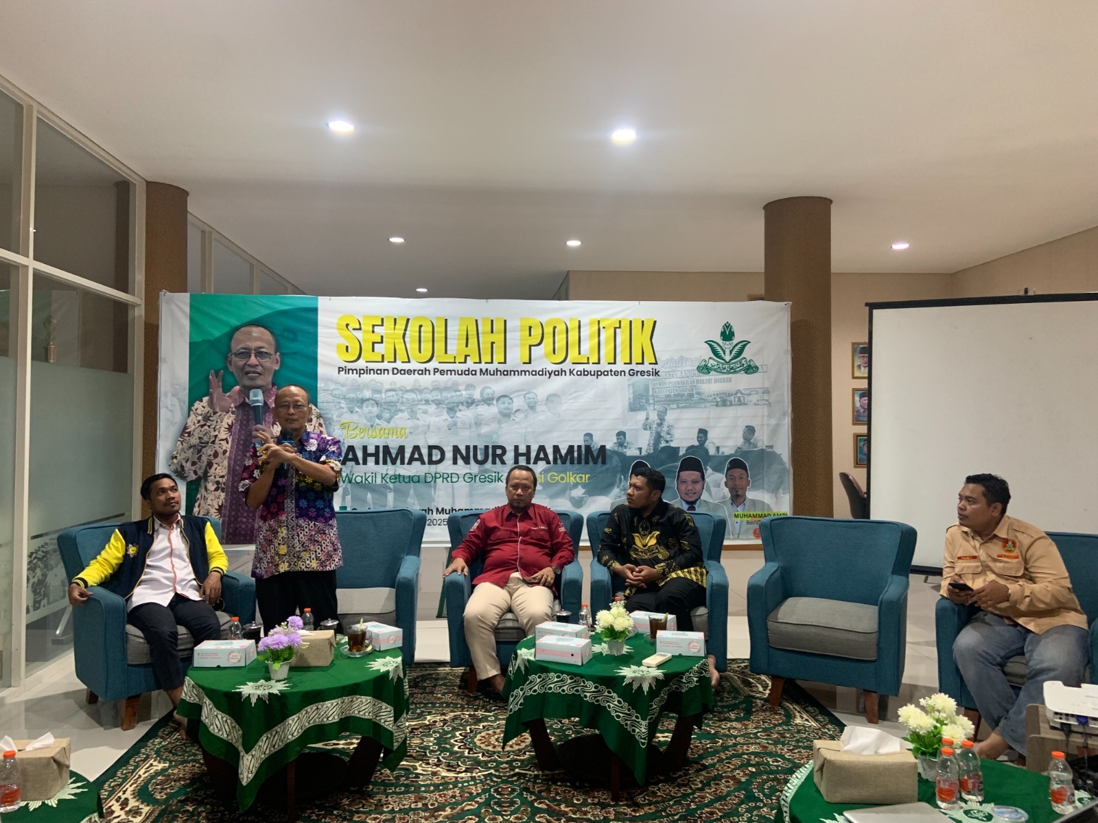 Sekolah Politik