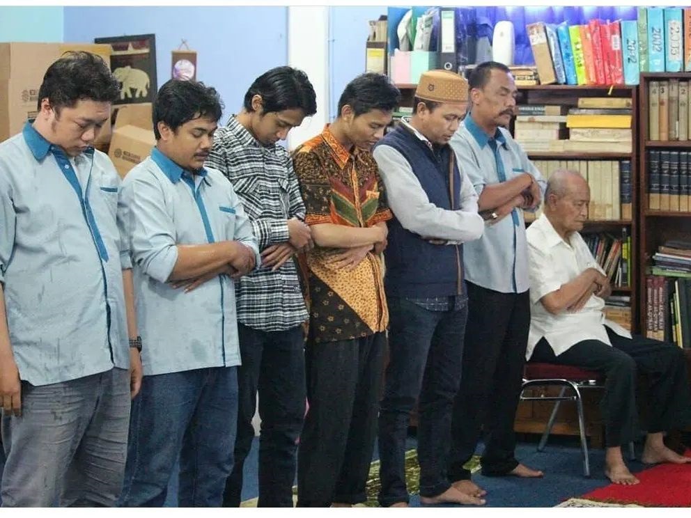 Shalat Bersama Buya Syafii Maarif