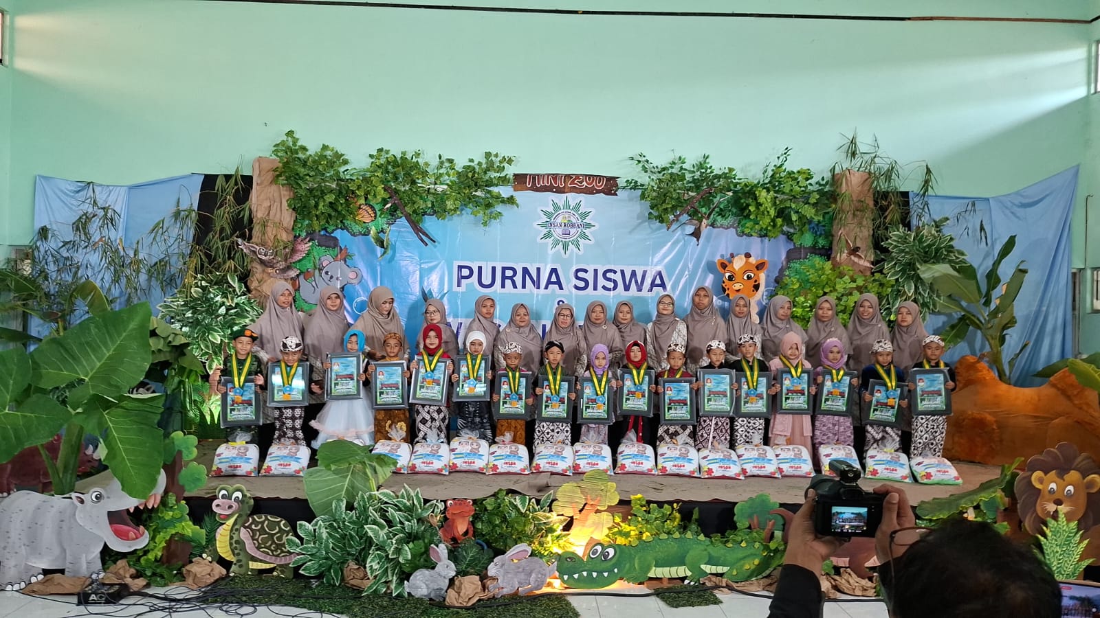 Wisuda TK Aisyiyah Insan Robbani Gunungpring