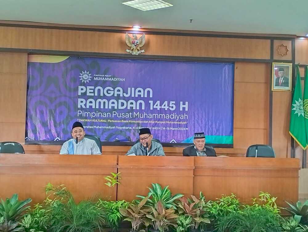 Ketua Pimpinan Wilayah Muhammadiyah (PWM) Jawa Tengah Dr KH Tafsir MAg. Doc. SM